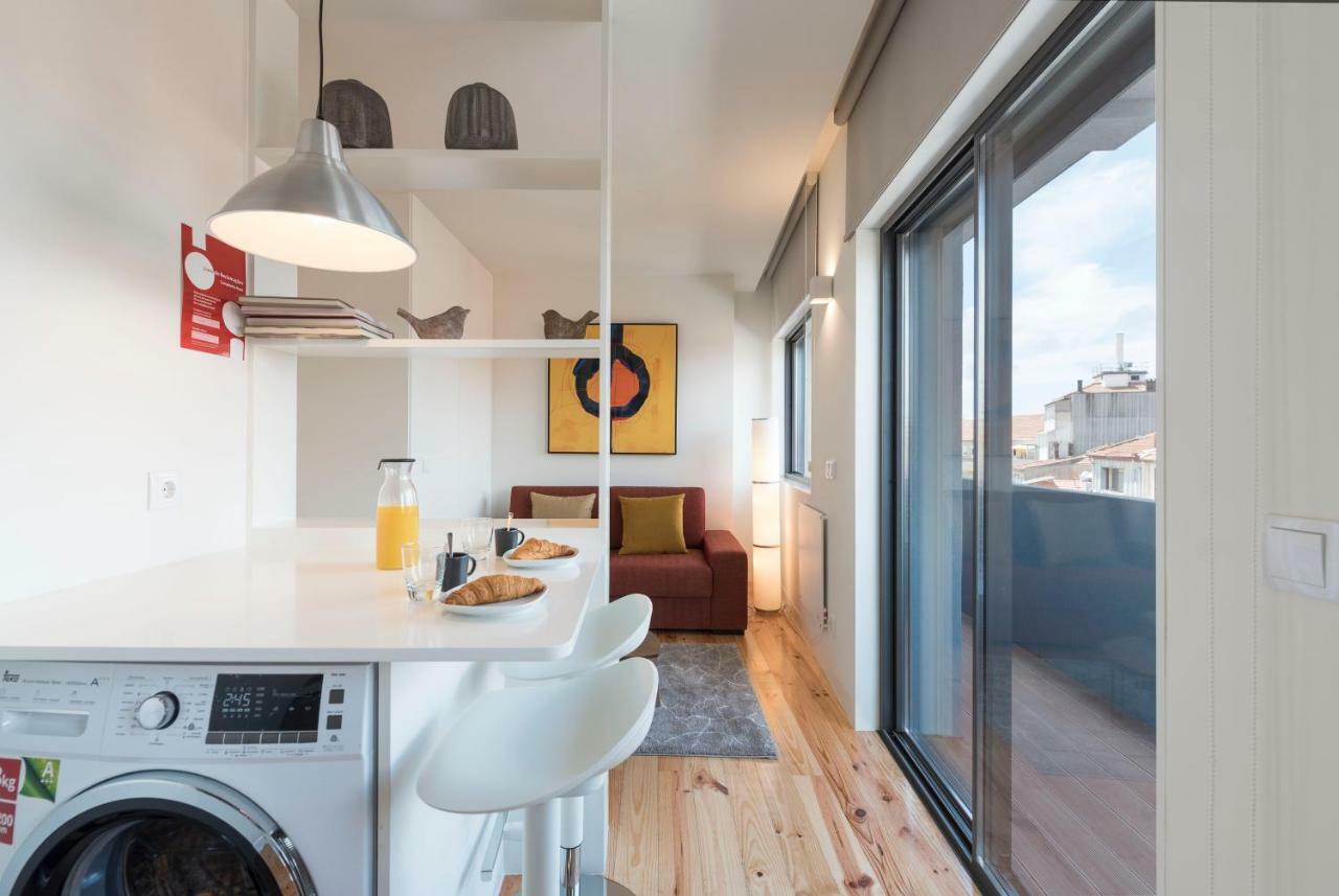 Lovelystay - Gorgeous Modern Flat W/ Balcony Apartamento