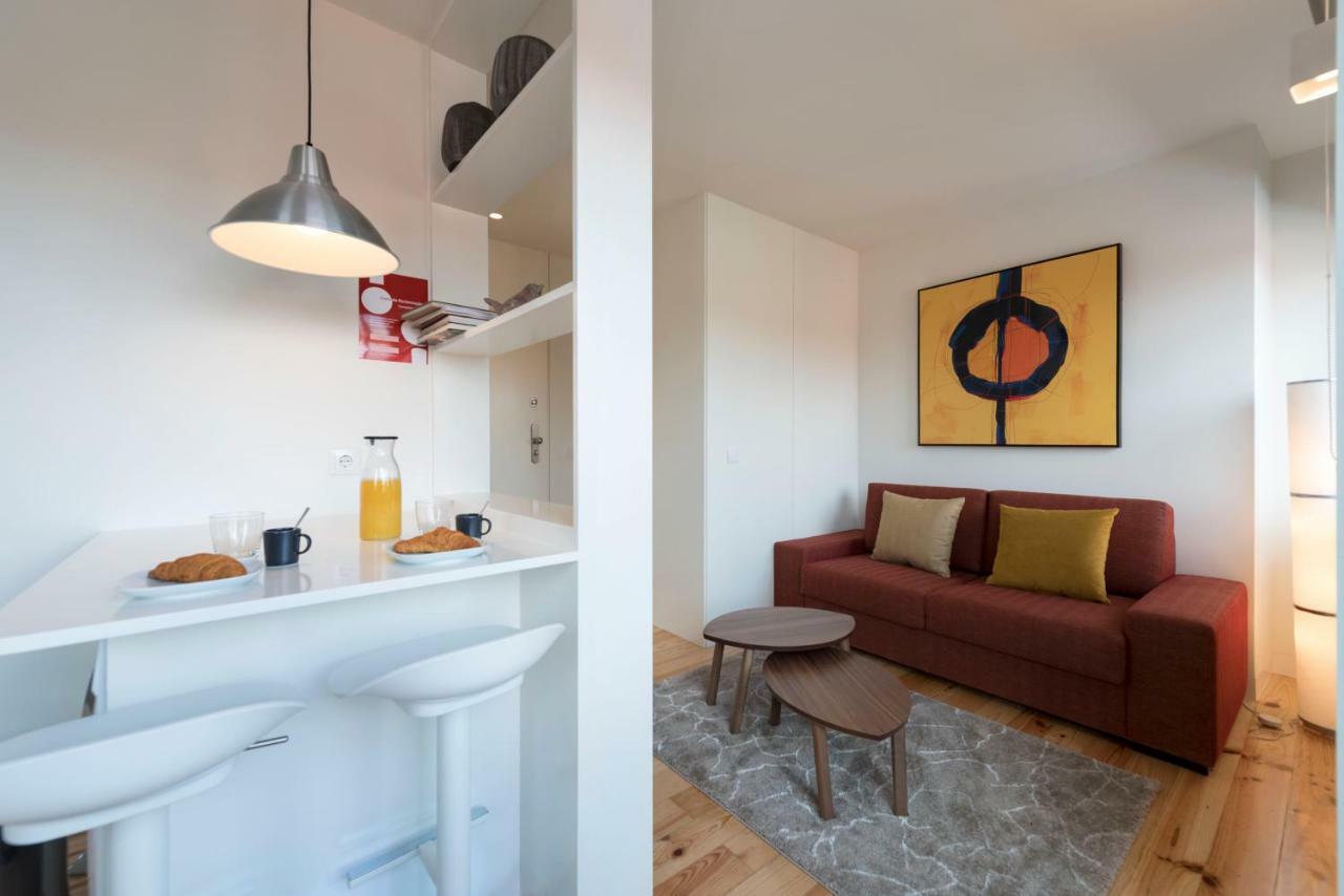 Lovelystay - Gorgeous Modern Flat W/ Balcony Porto
