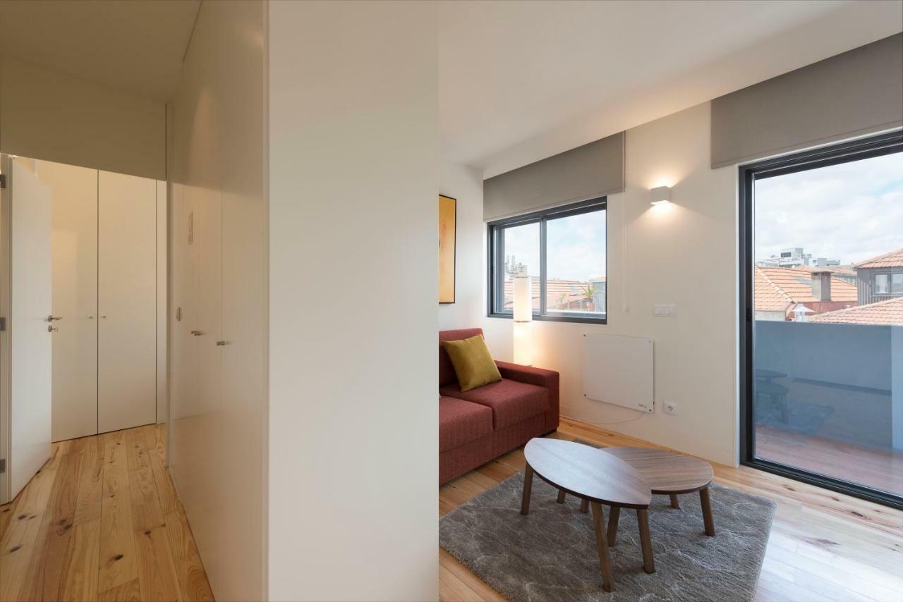 Apartamento Lovelystay - Gorgeous Modern Flat W/ Balcony Porto