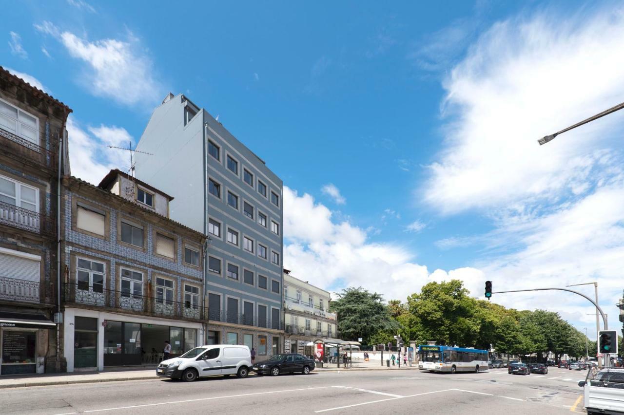 Lovelystay - Gorgeous Modern Flat W/ Balcony Apartamento