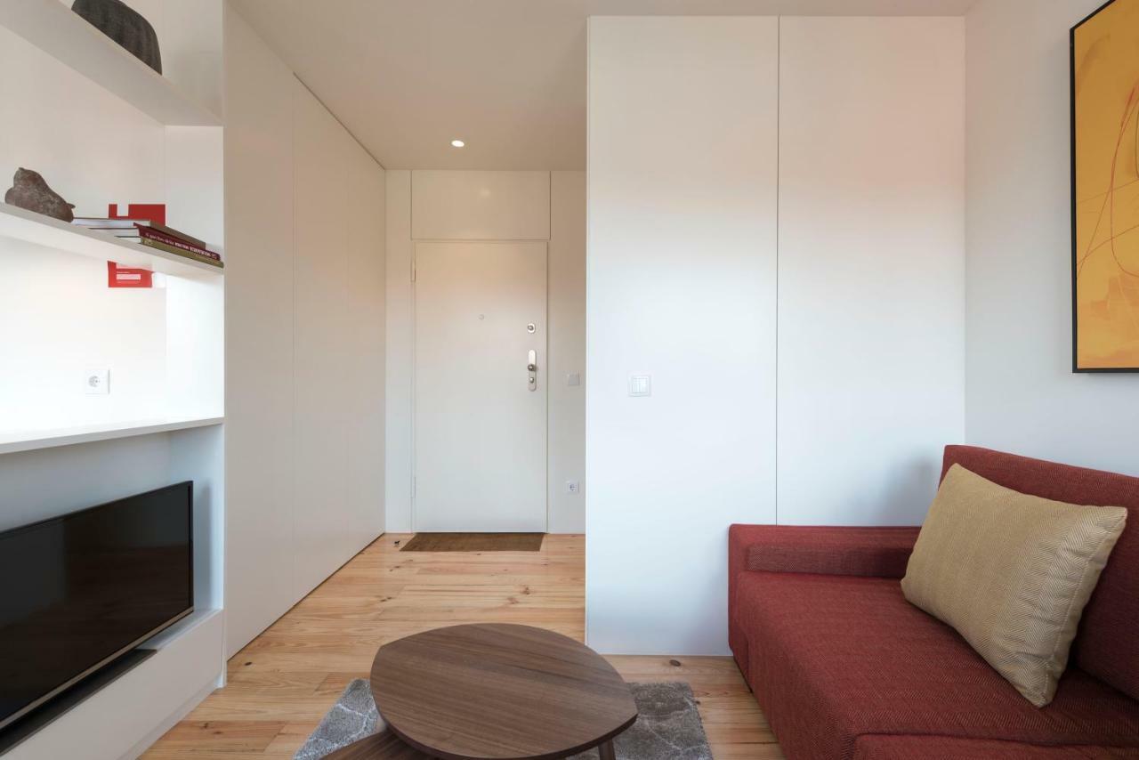 Lovelystay - Gorgeous Modern Flat W/ Balcony Porto